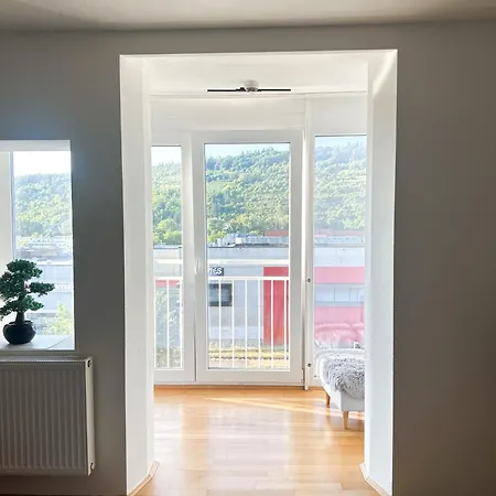 Exklusives Vollmoebliertes Im Herzen Von 5*